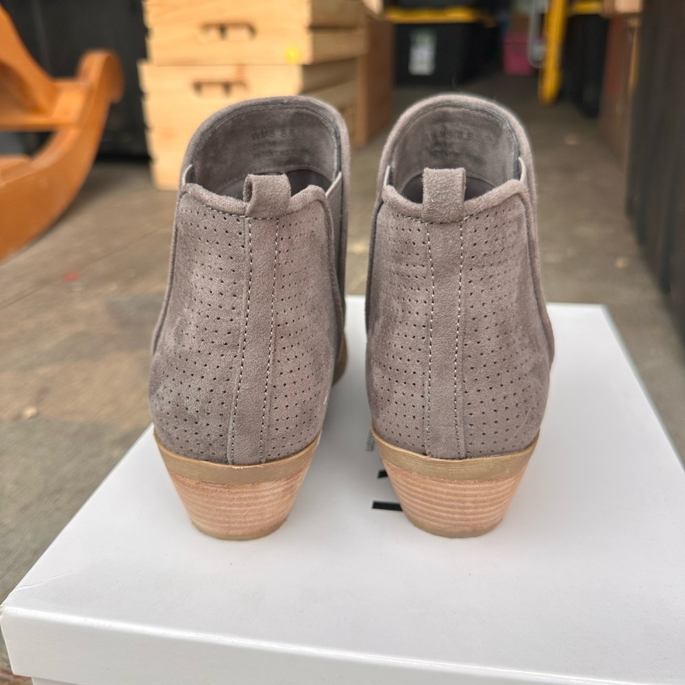 Report Gray Ankle Boots - Picture 3 of 6